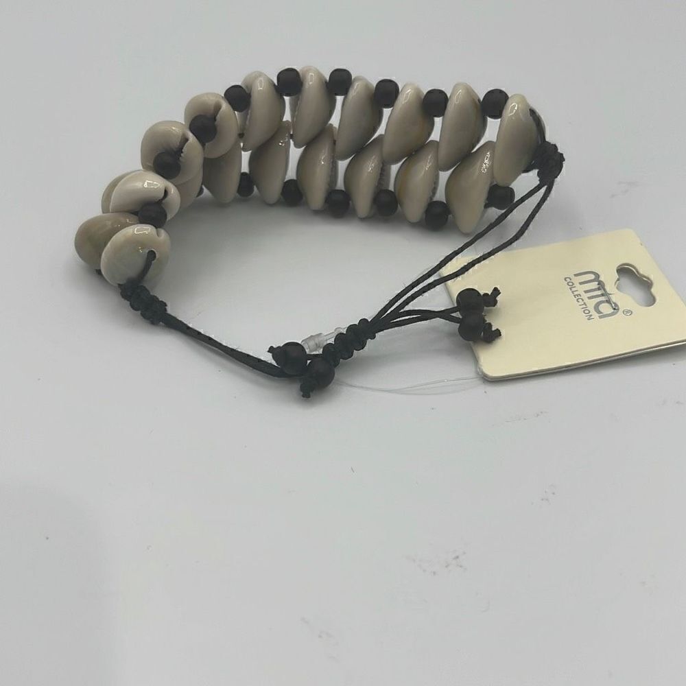 Mia Collection seashell bracelet adjustable pull - Picture 2 of 4